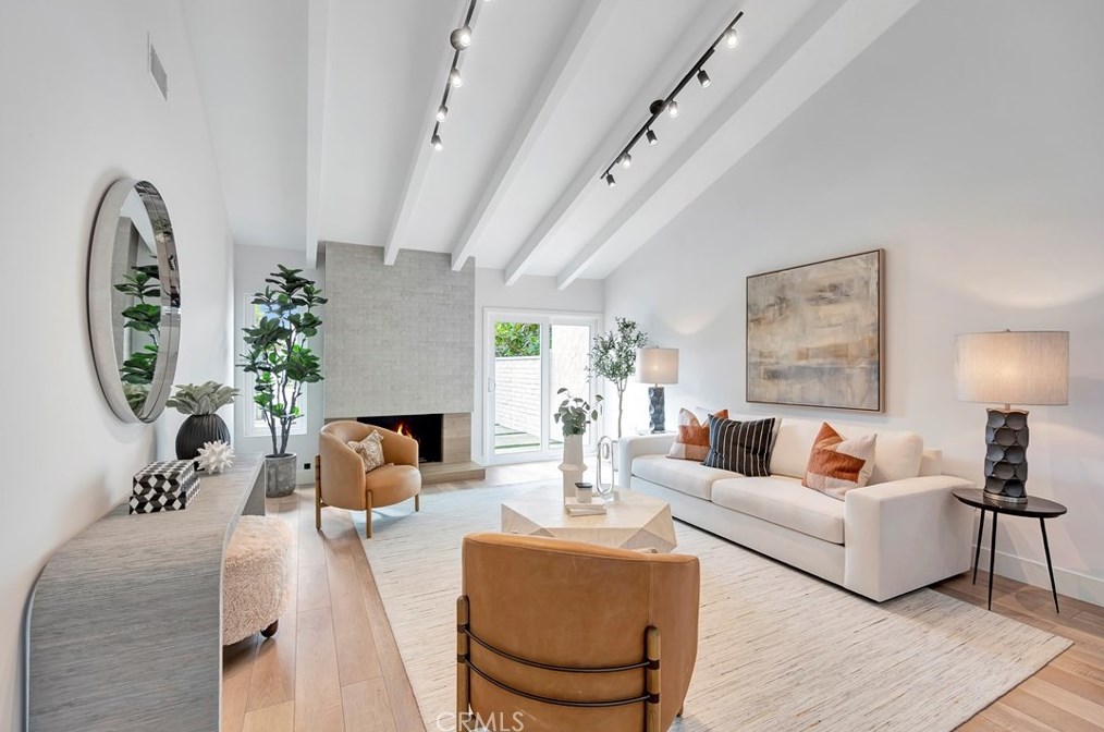 11 Whitewood Way, Irvine CA  92612-2722 exterior