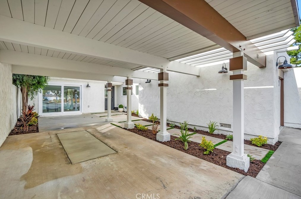 11 Whitewood Way, Irvine CA  92612-2722 exterior