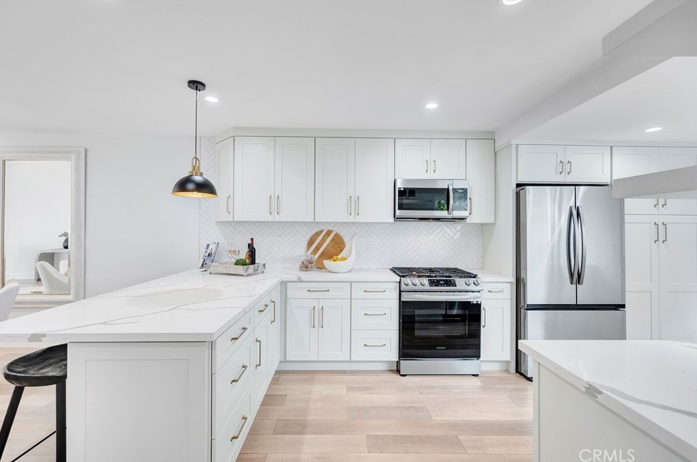 11 Whitewood Way, Irvine CA  92612-2722 exterior