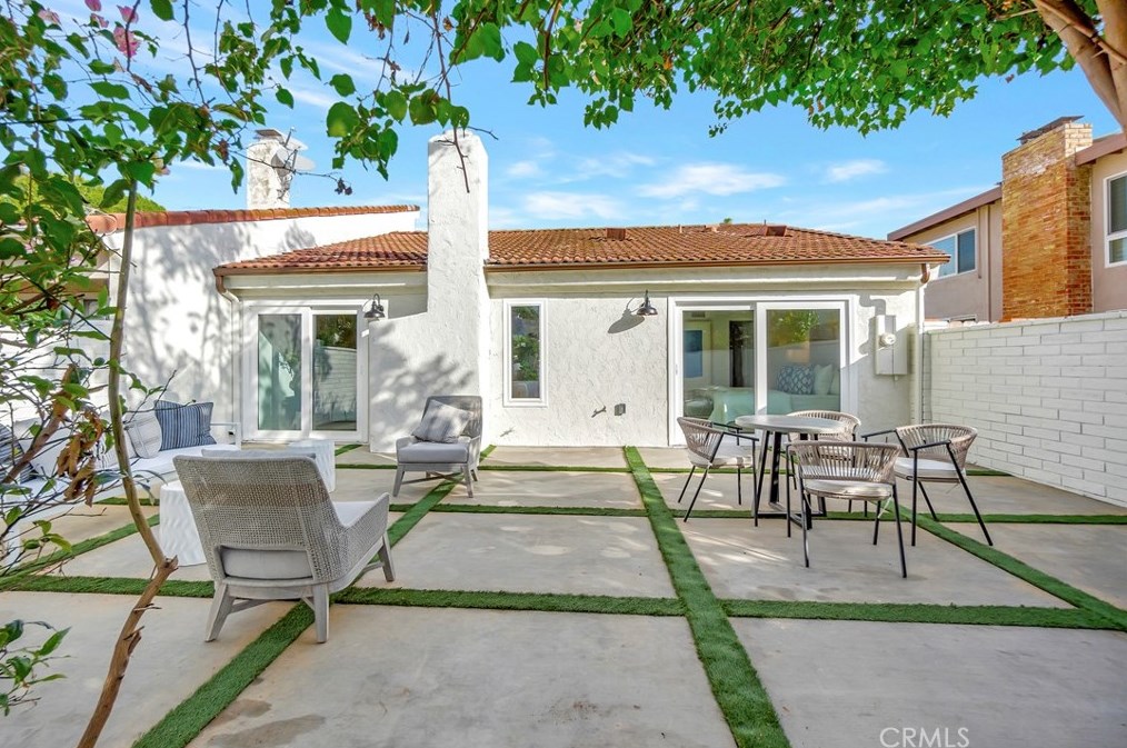 11 Whitewood Way, Irvine CA  92612-2722 exterior