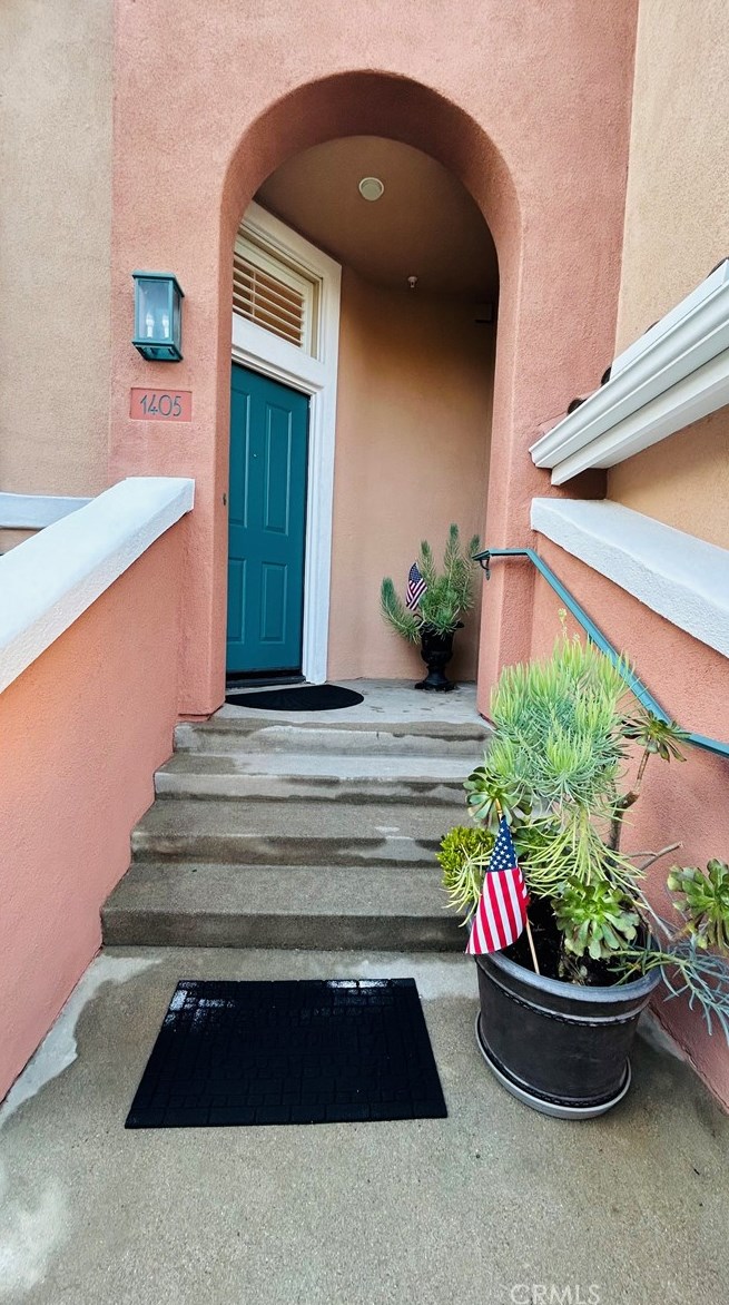 1405 Reggio Aisle, Irvine CA  92606-8879 exterior