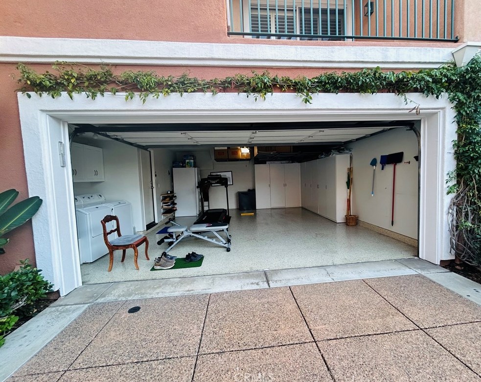 1405 Reggio Aisle, Irvine CA  92606-8879 exterior