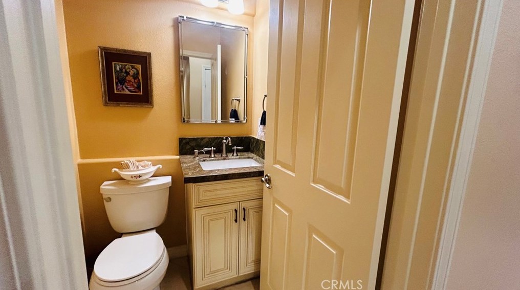 1405 Reggio Aisle, Irvine CA  92606-8879 exterior