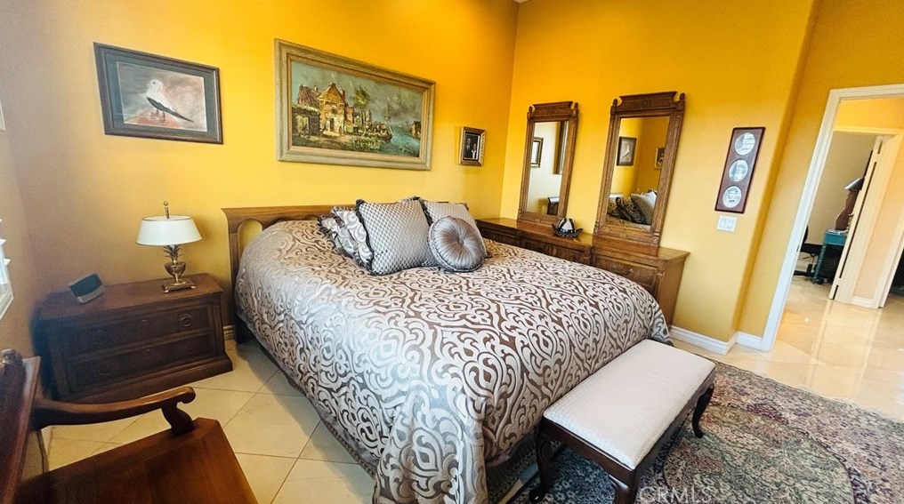 1405 Reggio Aisle, Irvine CA  92606-8879 exterior