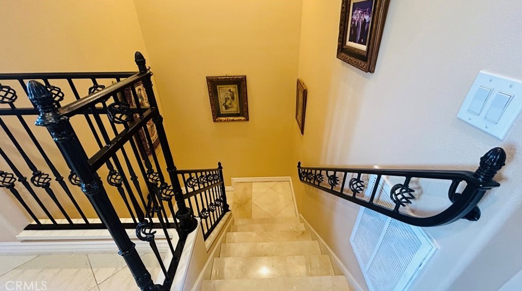 1405 Reggio Aisle, Irvine CA  92606-8879 exterior