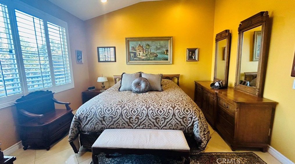 1405 Reggio Aisle, Irvine CA  92606-8879 exterior