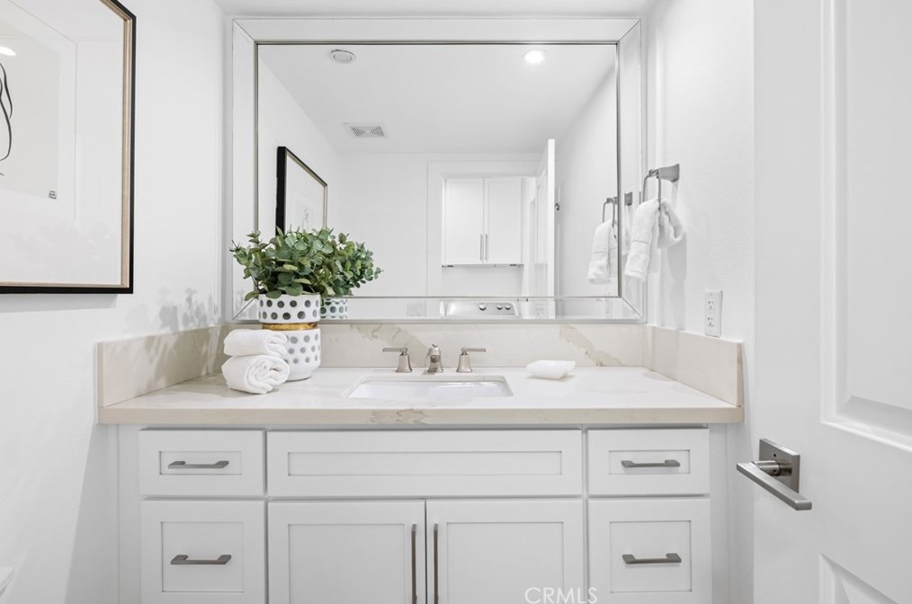 48 Sandpiper, Irvine CA  92604-3685 exterior