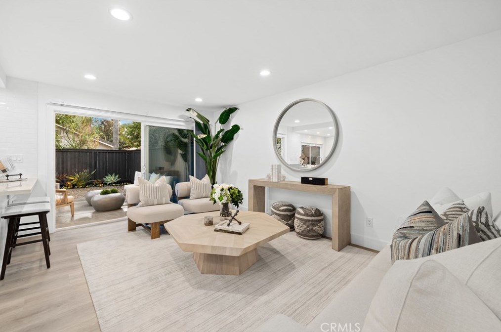 48 Sandpiper, Irvine CA  92604-3685 exterior