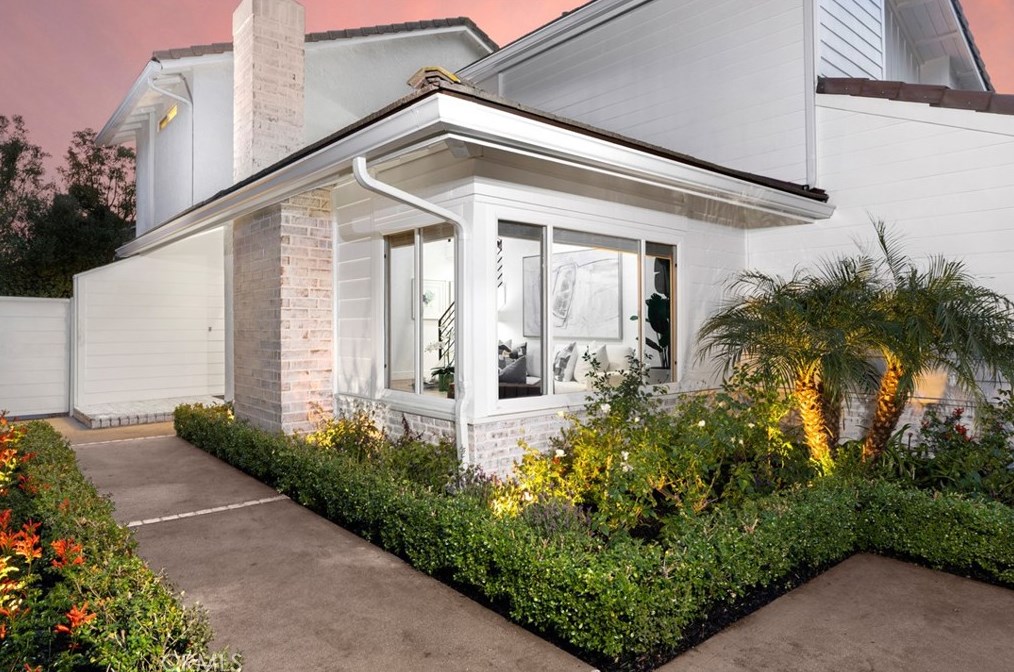 48 Sandpiper, Irvine CA  92604-3685 exterior