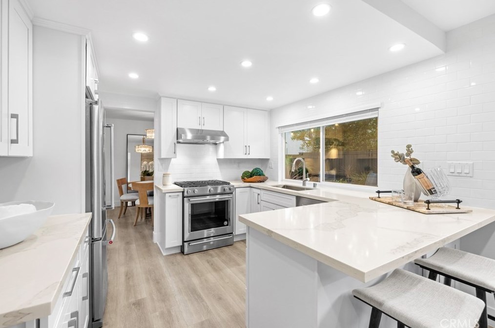 48 Sandpiper, Irvine CA  92604-3685 exterior