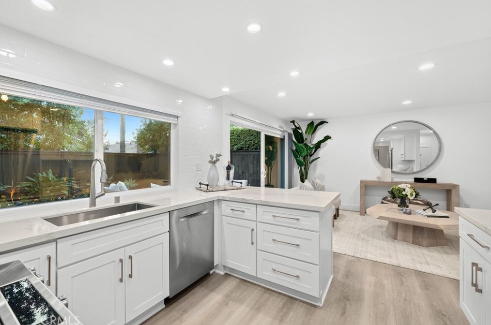 48 Sandpiper, Irvine CA  92604-3685 exterior