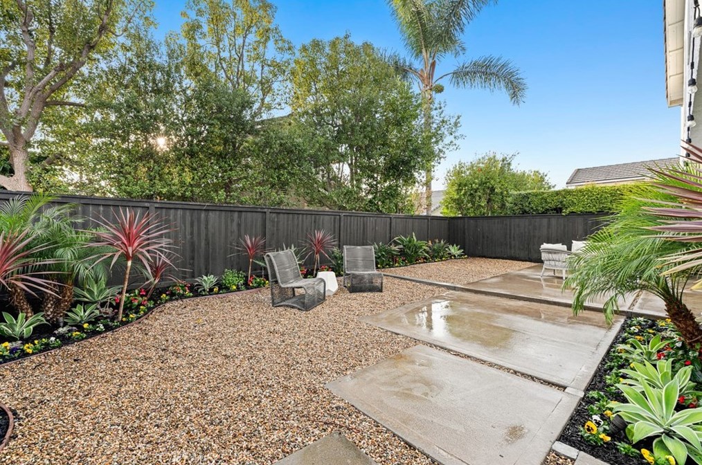 48 Sandpiper, Irvine CA  92604-3685 exterior