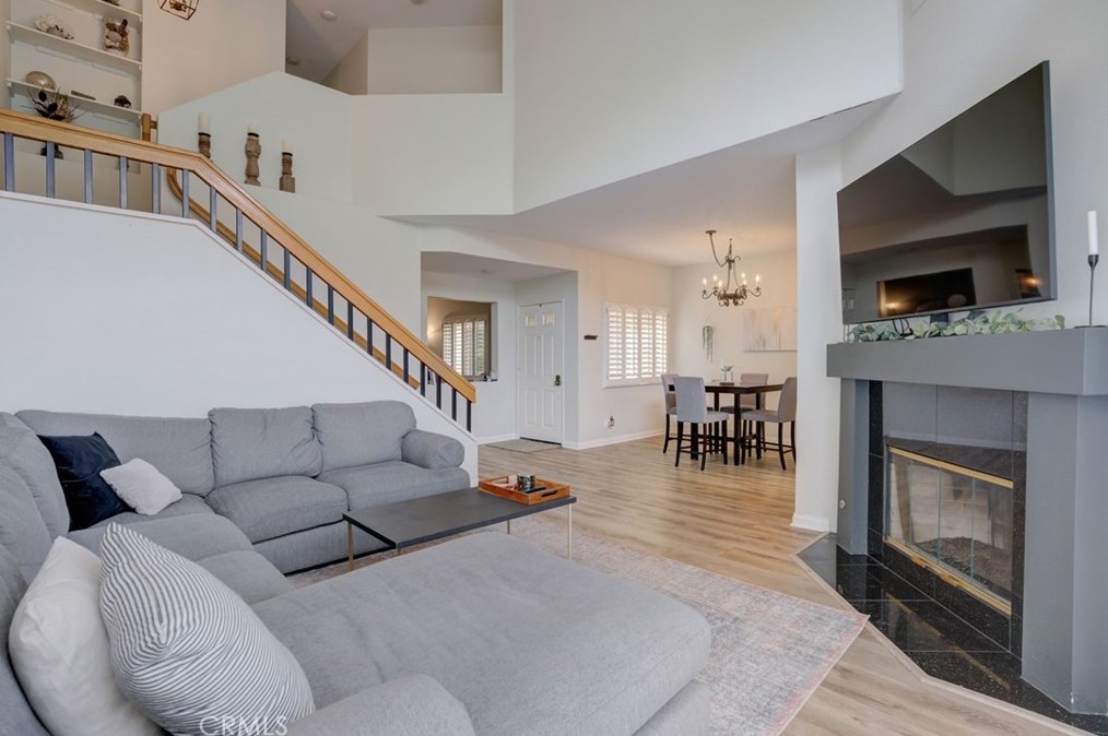 35 Pappagallo Pt, Laguna Beach CA  92656-1377 exterior