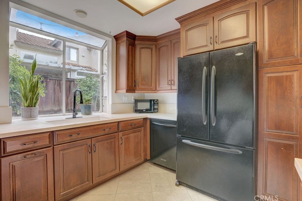 35 Pappagallo Pt, Laguna Beach CA  92656-1377 exterior