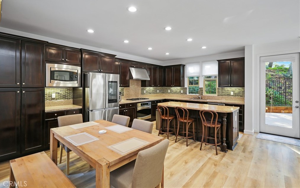 44 Pawprint, Irvine CA  92618-8862 exterior