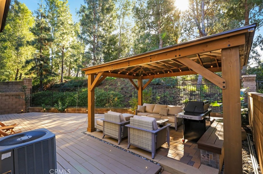 44 Pawprint, Irvine CA  92618-8862 exterior