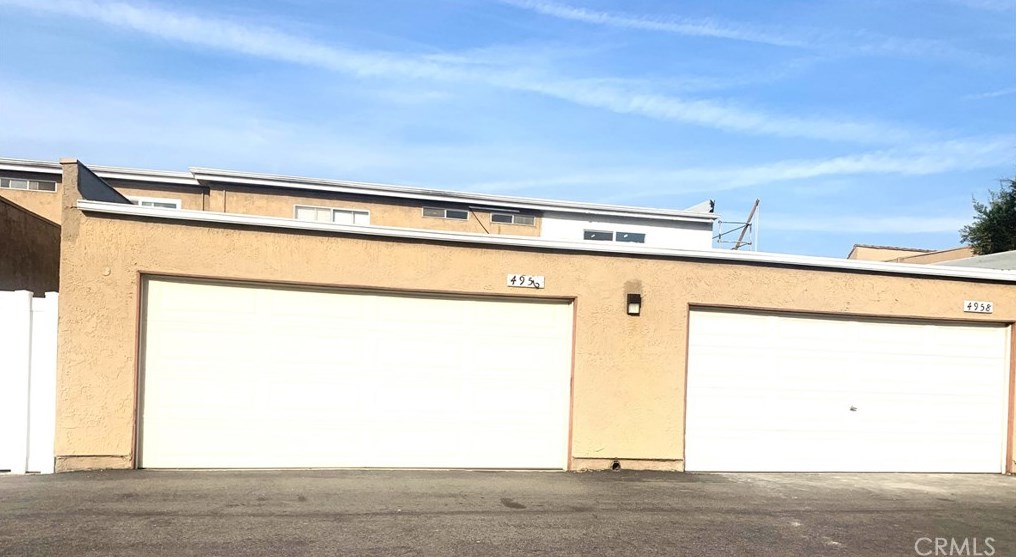 4956 Pearce Dr, Huntington Beach CA  92649-3502 exterior