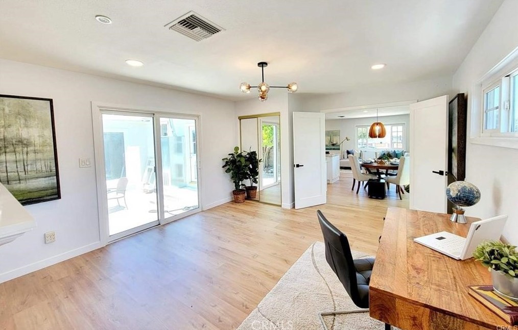16141 Davis Ln, Huntington Beach CA  92649-2414 exterior