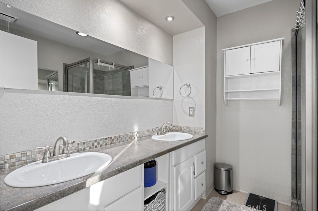 509 Cynthia St, Beaumont CA  92223-4743 exterior