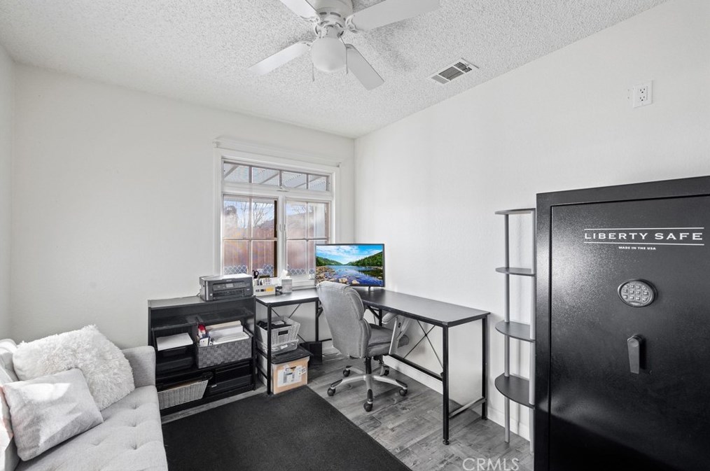 509 Cynthia St, Beaumont CA  92223-4743 exterior