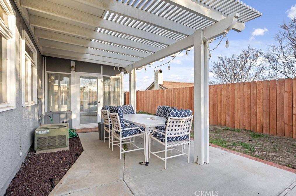 509 Cynthia St, Beaumont CA  92223-4743 exterior