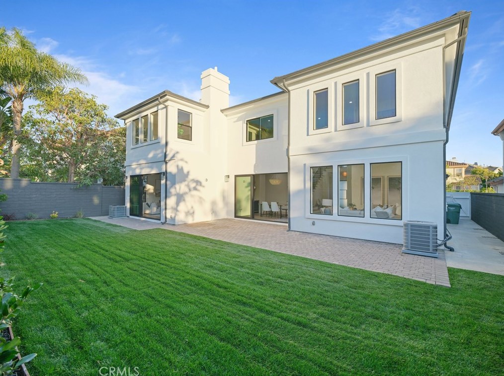 6507 Havenwood Cir, Huntington Beach CA  92648-6621 exterior