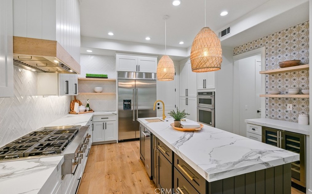 6507 Havenwood Cir, Huntington Beach CA  92648-6621 exterior