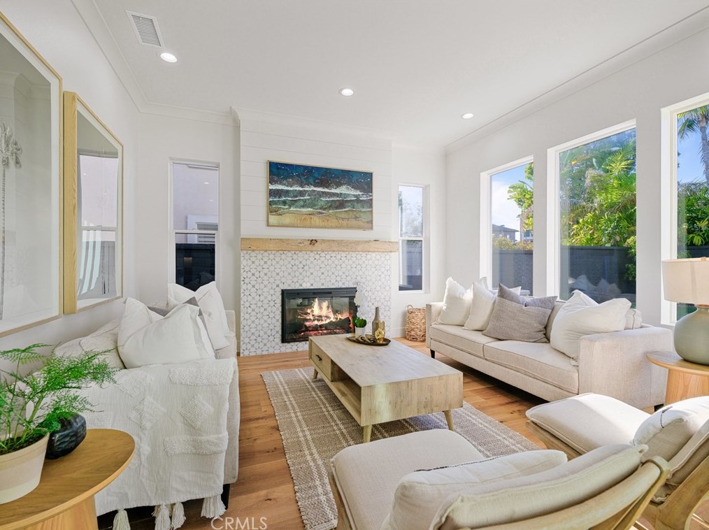 6507 Havenwood Cir, Huntington Beach CA  92648-6621 exterior