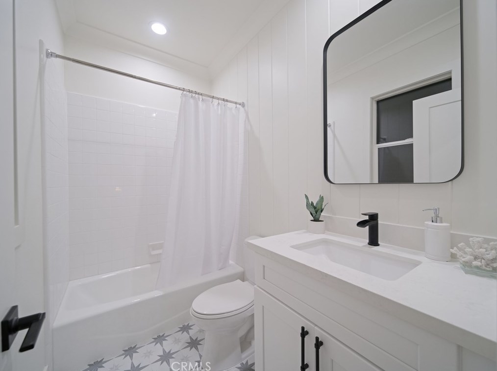 6507 Havenwood Cir, Huntington Beach CA  92648-6621 exterior
