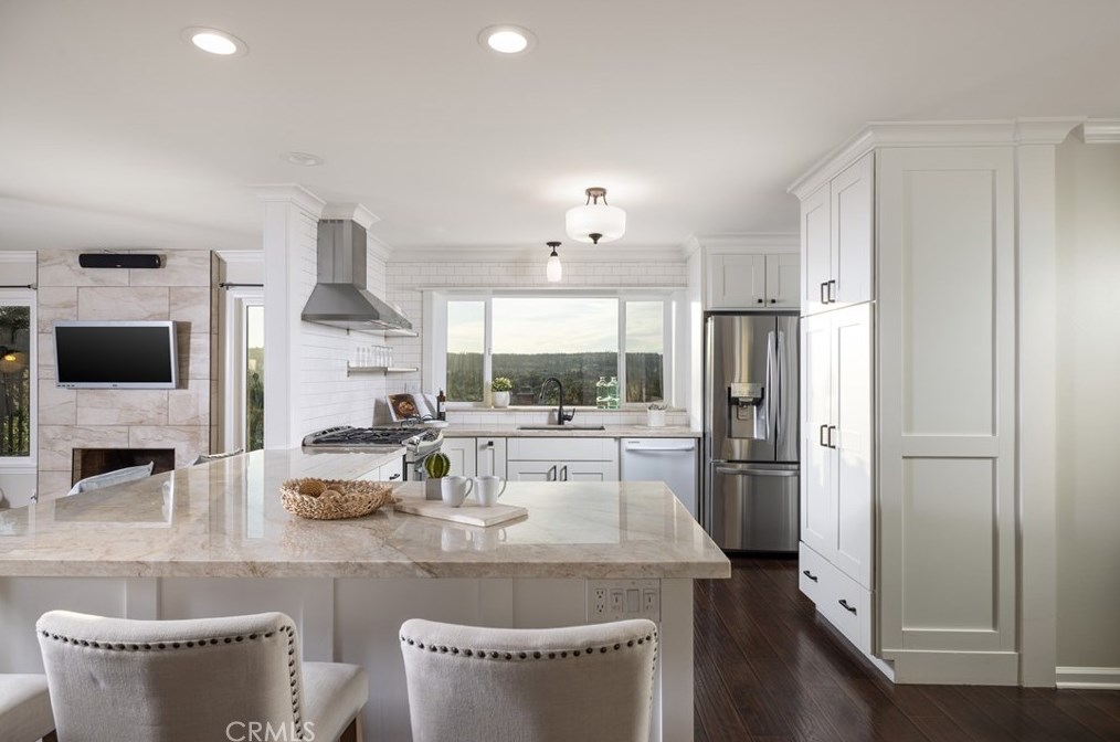 24942 Monte Verde Dr, Laguna Beach CA  92677-1529 exterior