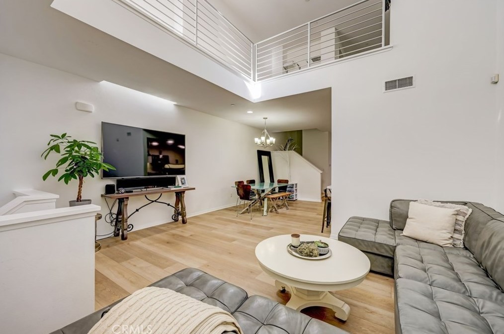 15 Waldorf, Irvine CA  92612-1066 exterior