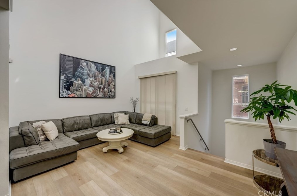 15 Waldorf, Irvine CA  92612-1066 exterior