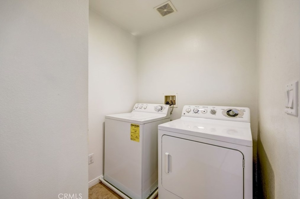 15 Waldorf, Irvine CA  92612-1066 exterior