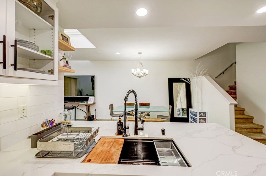 15 Waldorf, Irvine CA  92612-1066 exterior