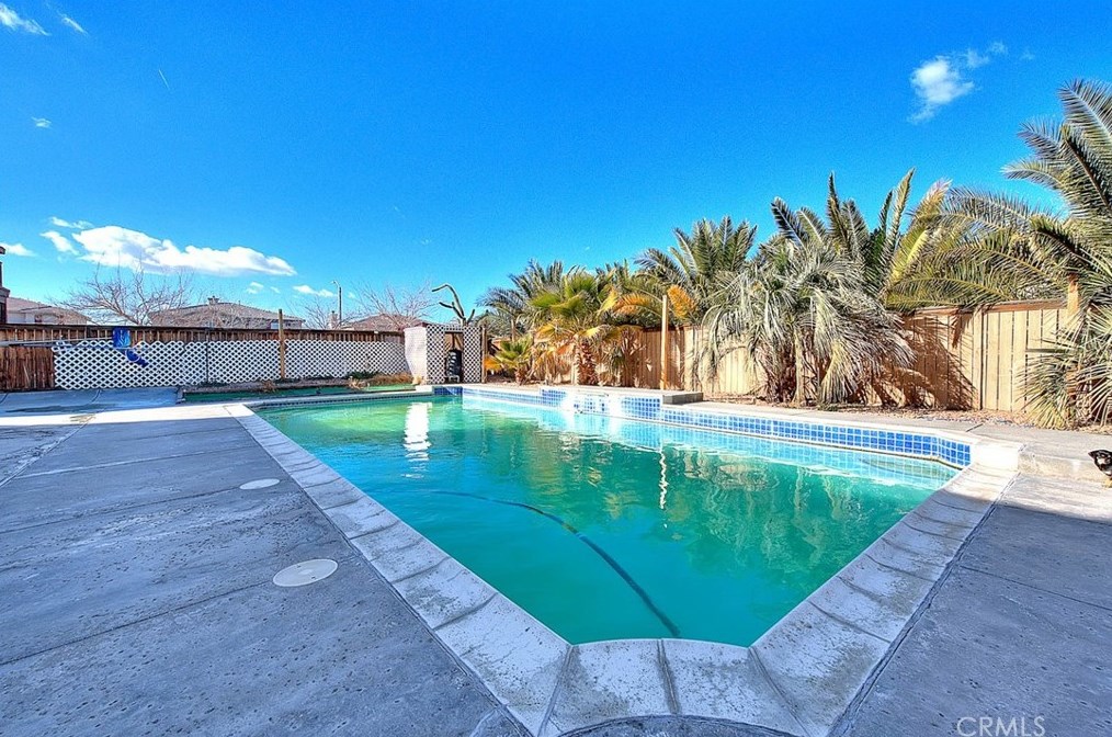 13842 Beech St, Victorville CA  92392-5531 exterior