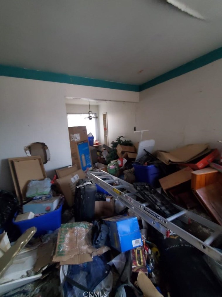825 Fredricks St, Barstow CA  92311-3025 exterior