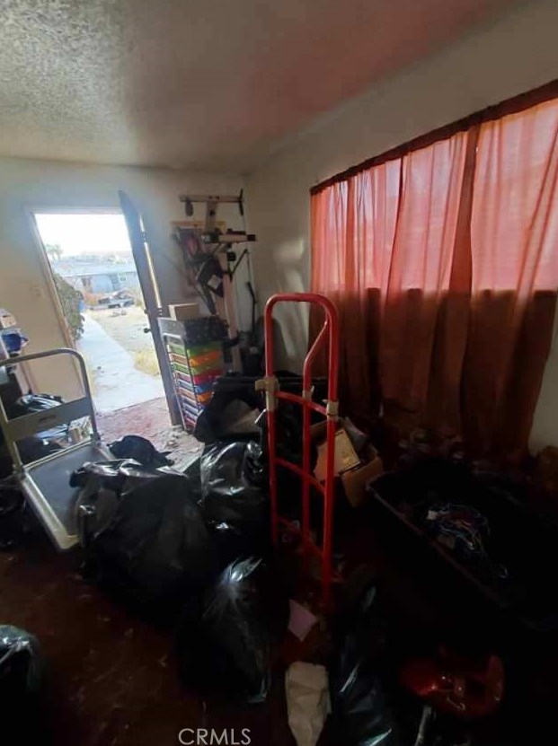 825 Fredricks St, Barstow CA  92311-3025 exterior