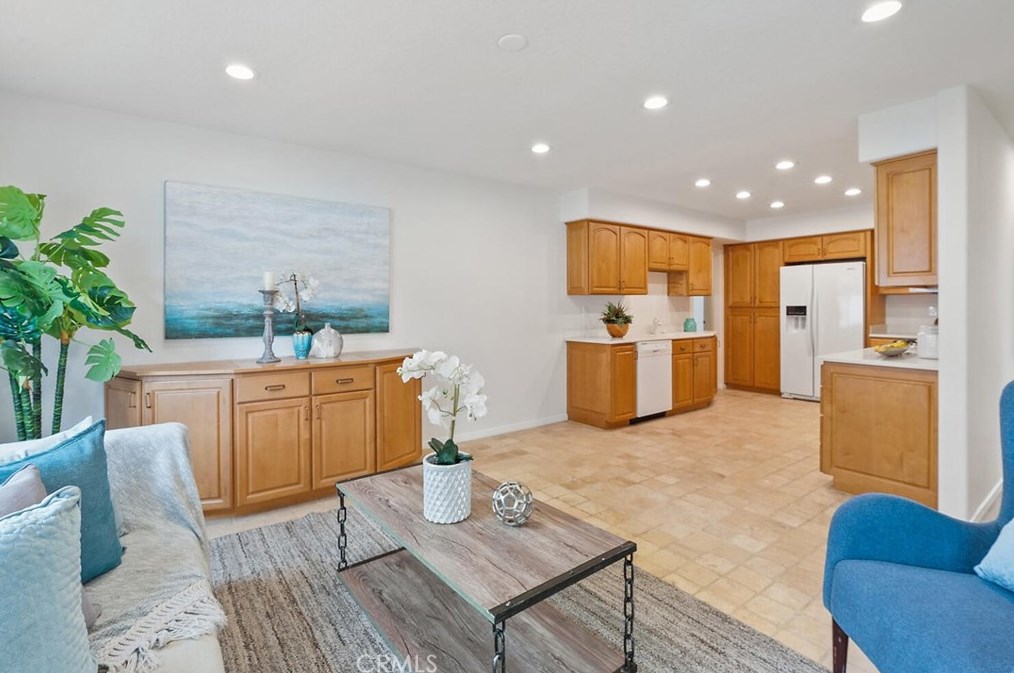 17 Butler St, Irvine CA  92612-2724 exterior