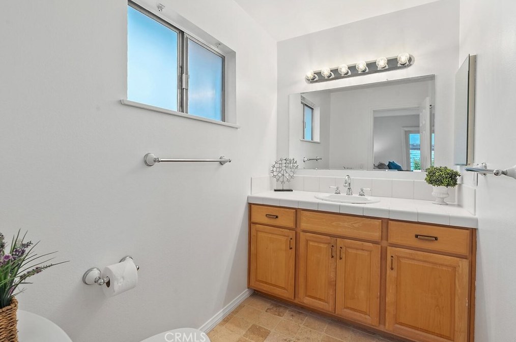 17 Butler St, Irvine CA  92612-2724 exterior