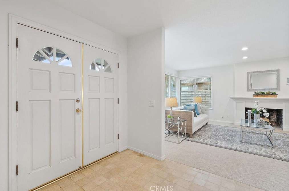 17 Butler St, Irvine CA  92612-2724 exterior