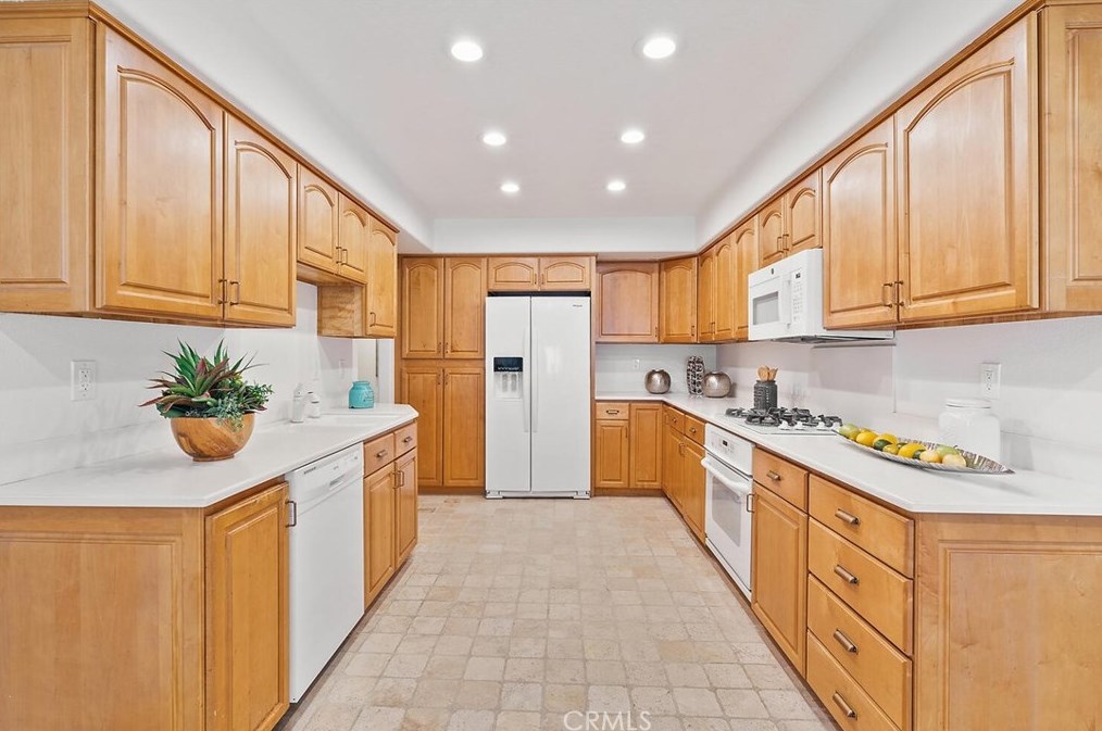 17 Butler St, Irvine CA  92612-2724 exterior