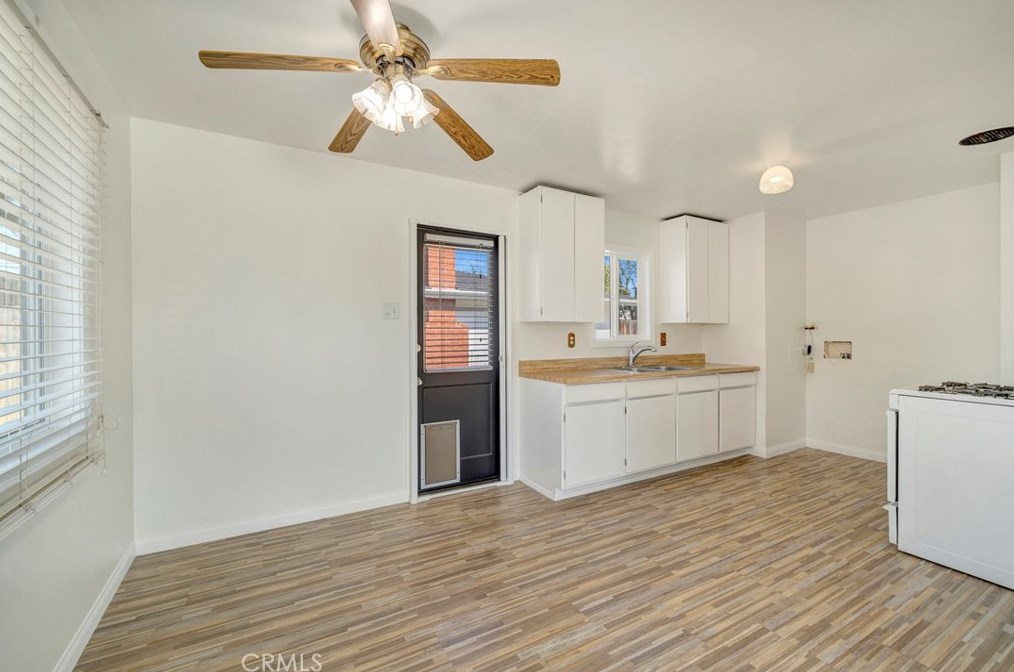 276 Costa Mesa St, Costa Mesa CA  92627-2230 exterior