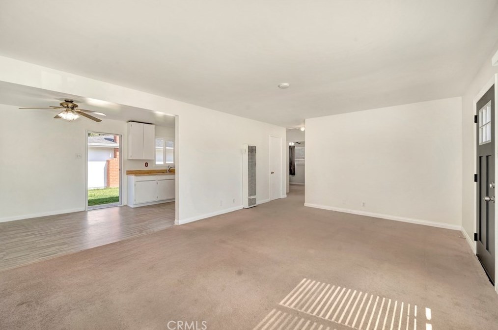 276 Costa Mesa St, Costa Mesa CA  92627-2230 exterior