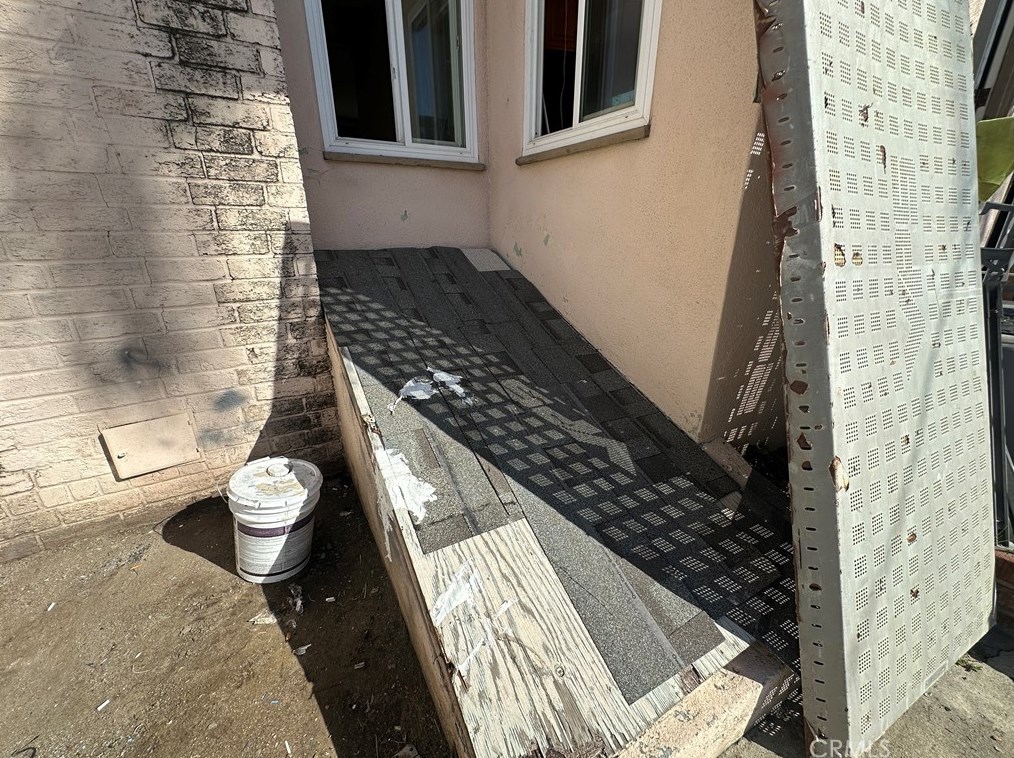 240 Wilart Pl, Pomona CA  91768-1752 exterior