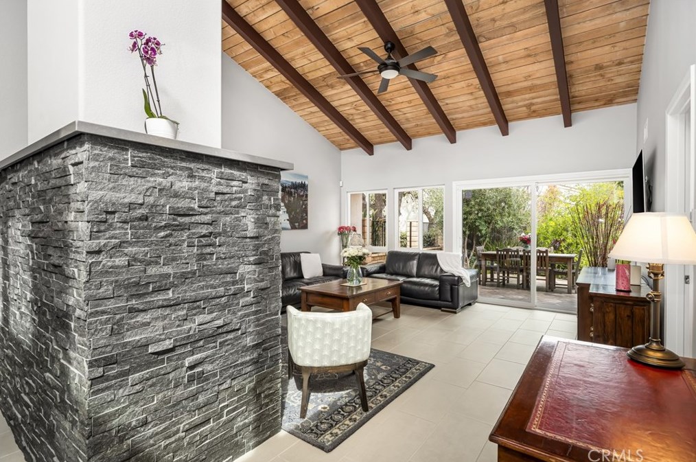 6 Spicewood Way, Irvine CA  92612-2721 exterior