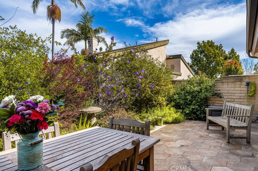 6 Spicewood Way, Irvine CA  92612-2721 exterior