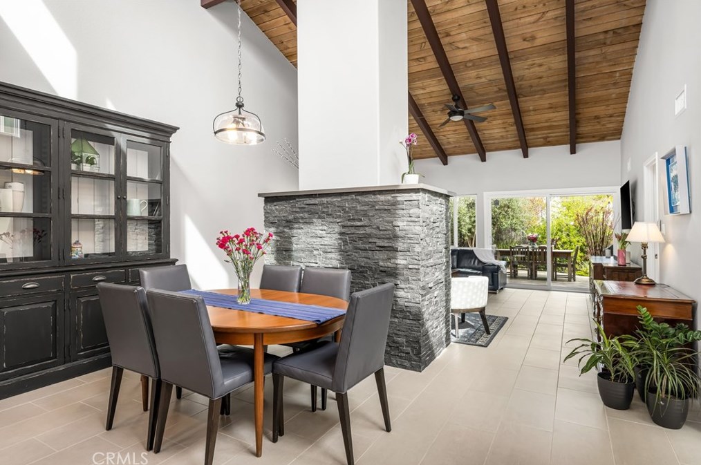 6 Spicewood Way, Irvine CA  92612-2721 exterior