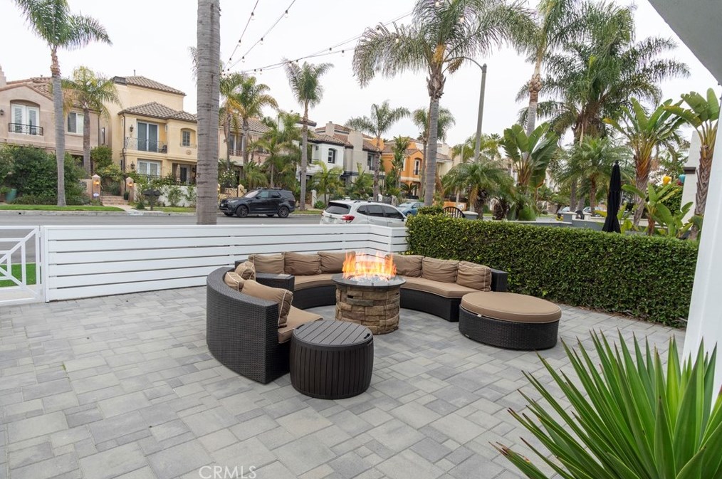 606 21st St, Huntington Beach CA  92648-3319 exterior