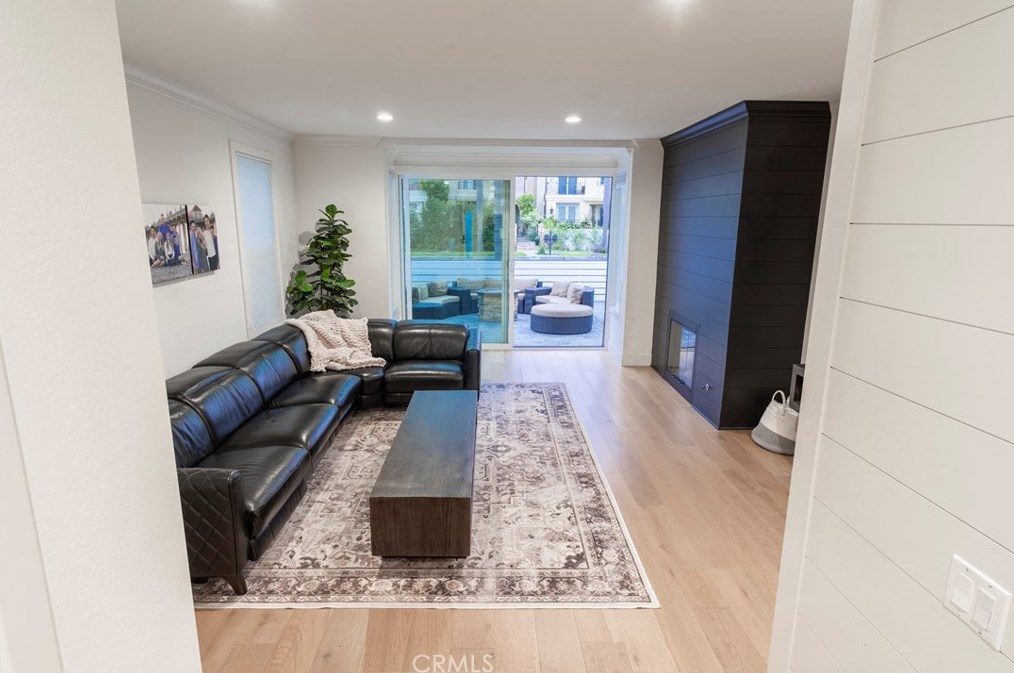606 21st St, Huntington Beach CA  92648-3319 exterior