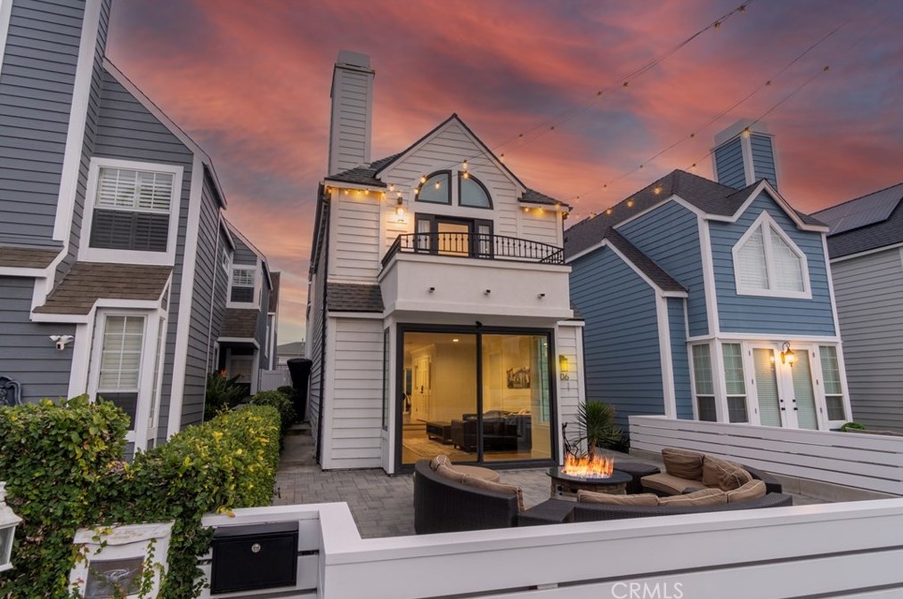 606 21st St, Huntington Beach CA  92648-3319 exterior